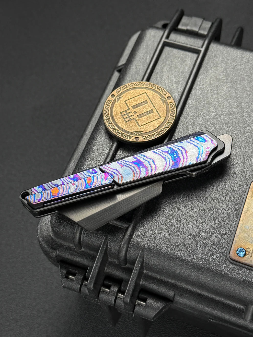 TIESANJIAO Minimalist Hidden-Screw Custom EDC Folder – M390 Brushed DLC & Zirconium Damascus